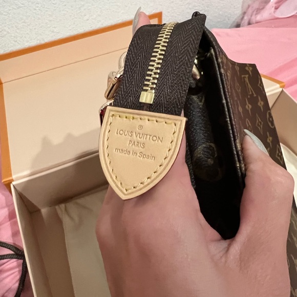 Brand new Toilet pouch 26 - Picture 9 of 15